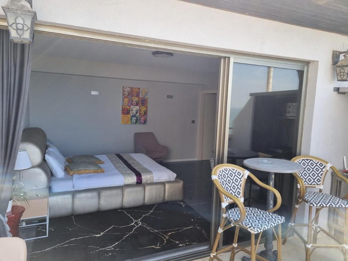 Penthouse Apartment On The Beach Bat Yam Exterior foto