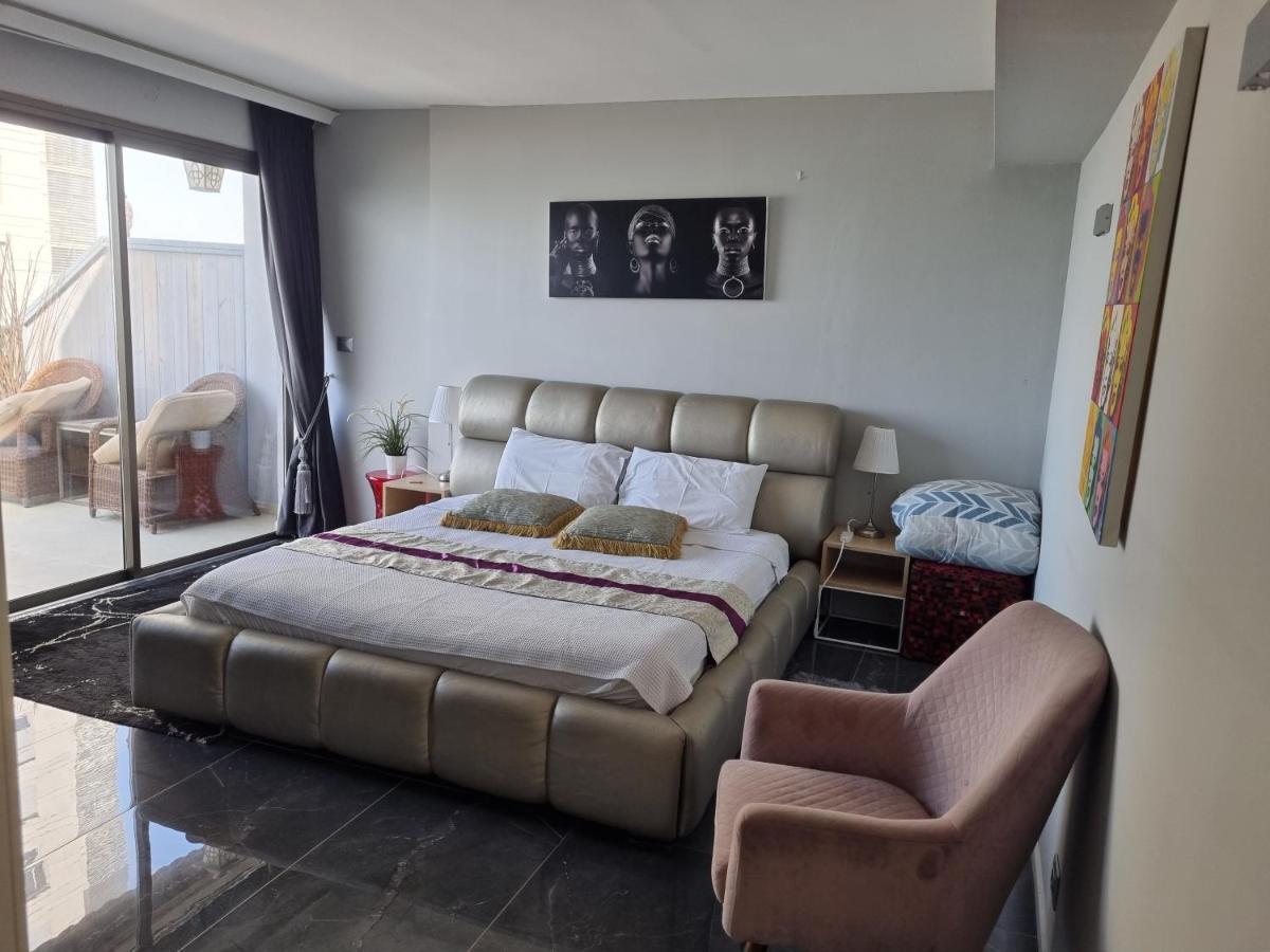 Penthouse Apartment On The Beach Bat Yam Exterior foto