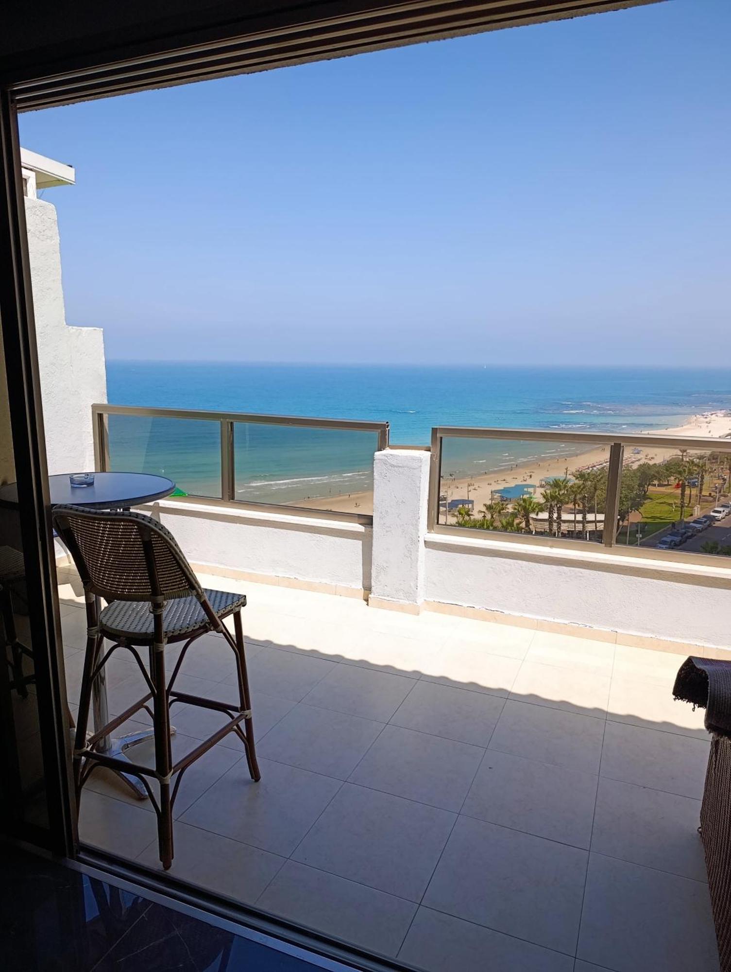 Penthouse Apartment On The Beach Bat Yam Quarto foto